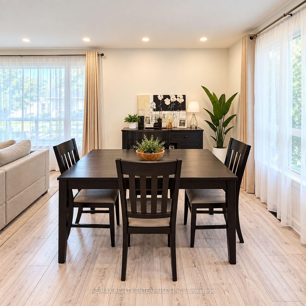 Photo 7 of 16 Warbeck Place, Etobicoke, Kingsview Village-The Westway — HOMEH