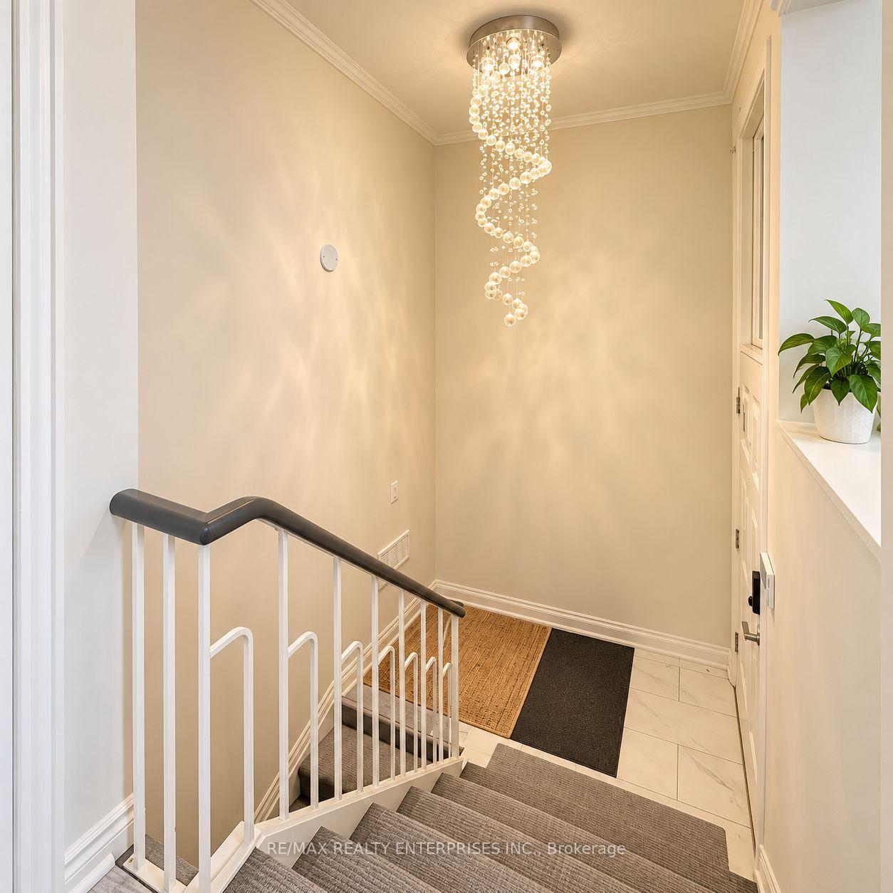 Photo 15 of 16 Warbeck Place, Etobicoke, Kingsview Village-The Westway — HOMEH