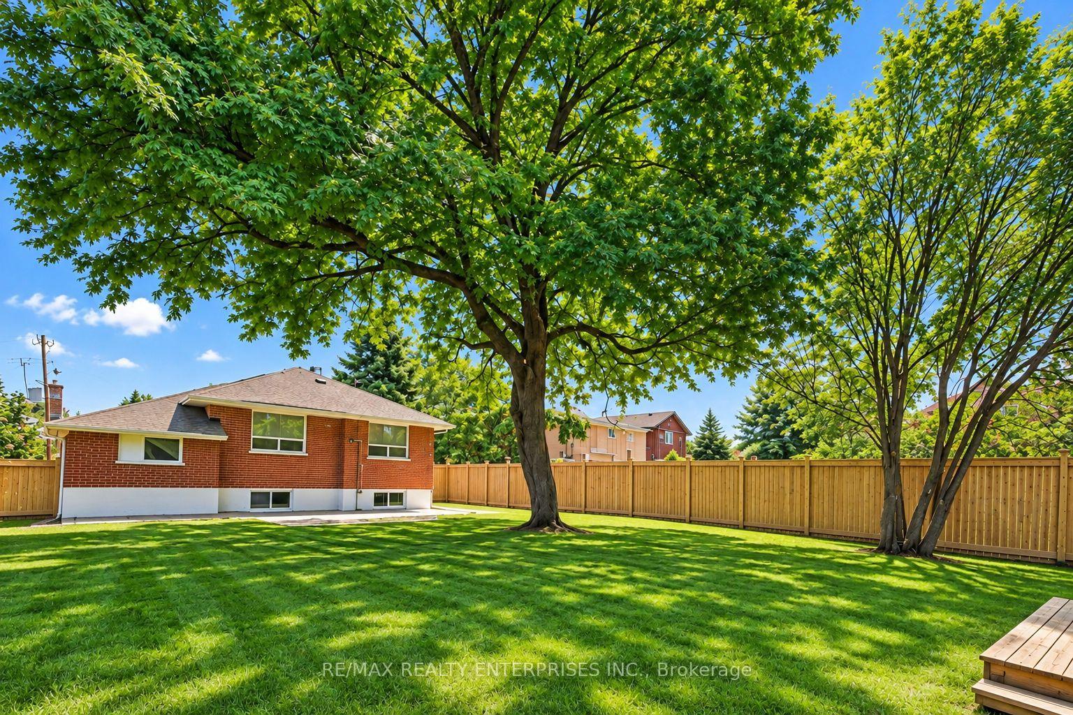 Photo 22 of 16 Warbeck Place, Etobicoke, Kingsview Village-The Westway — HOMEH