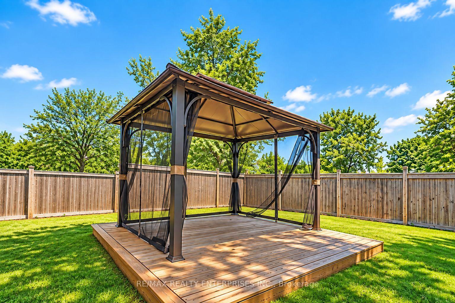 Photo 23 of 16 Warbeck Place, Etobicoke, Kingsview Village-The Westway — HOMEH