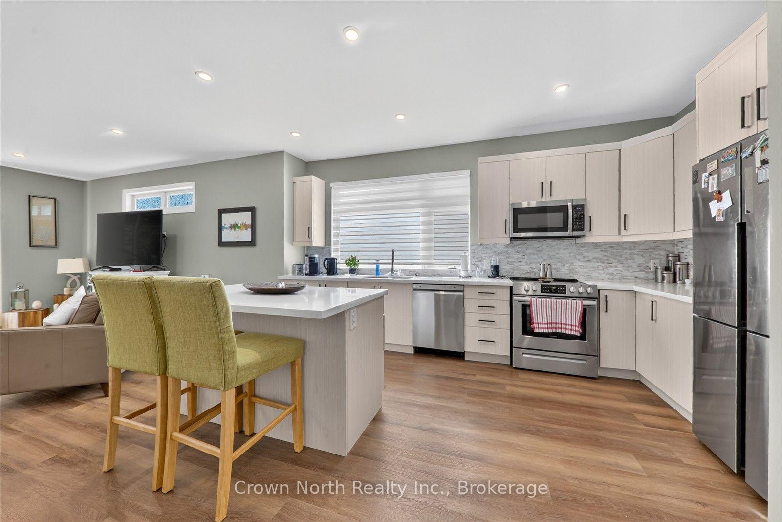 Photo 12 of Unit 35, 300 Richmond Street, Thorold, Confederation Heights — HOMEH