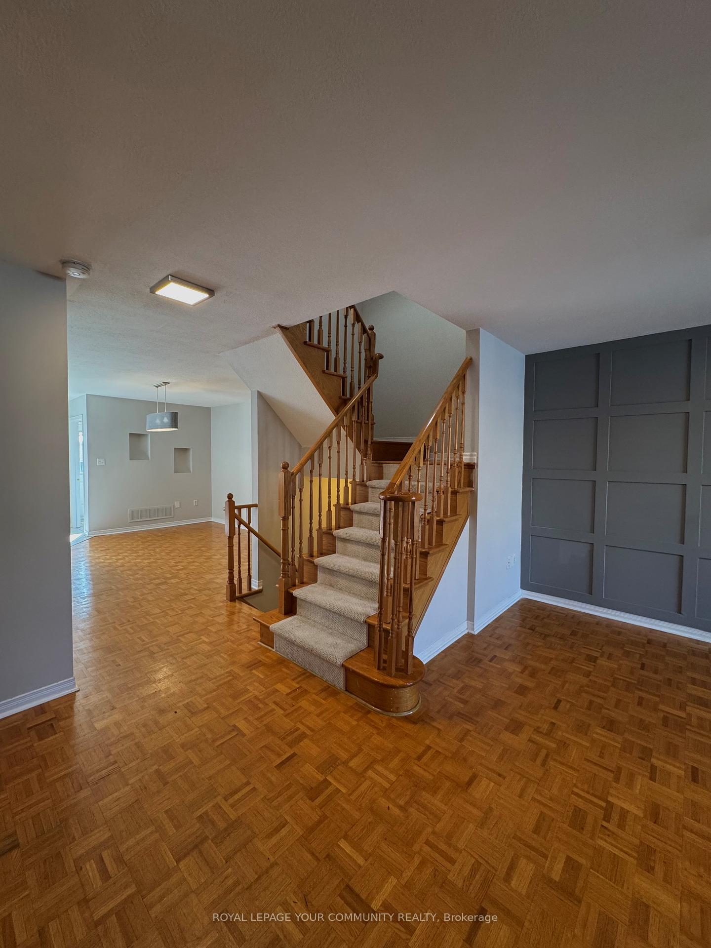 Photo 5 of 89 Sonoma Boulevard, Vaughan, Sonoma Heights — HOMEH