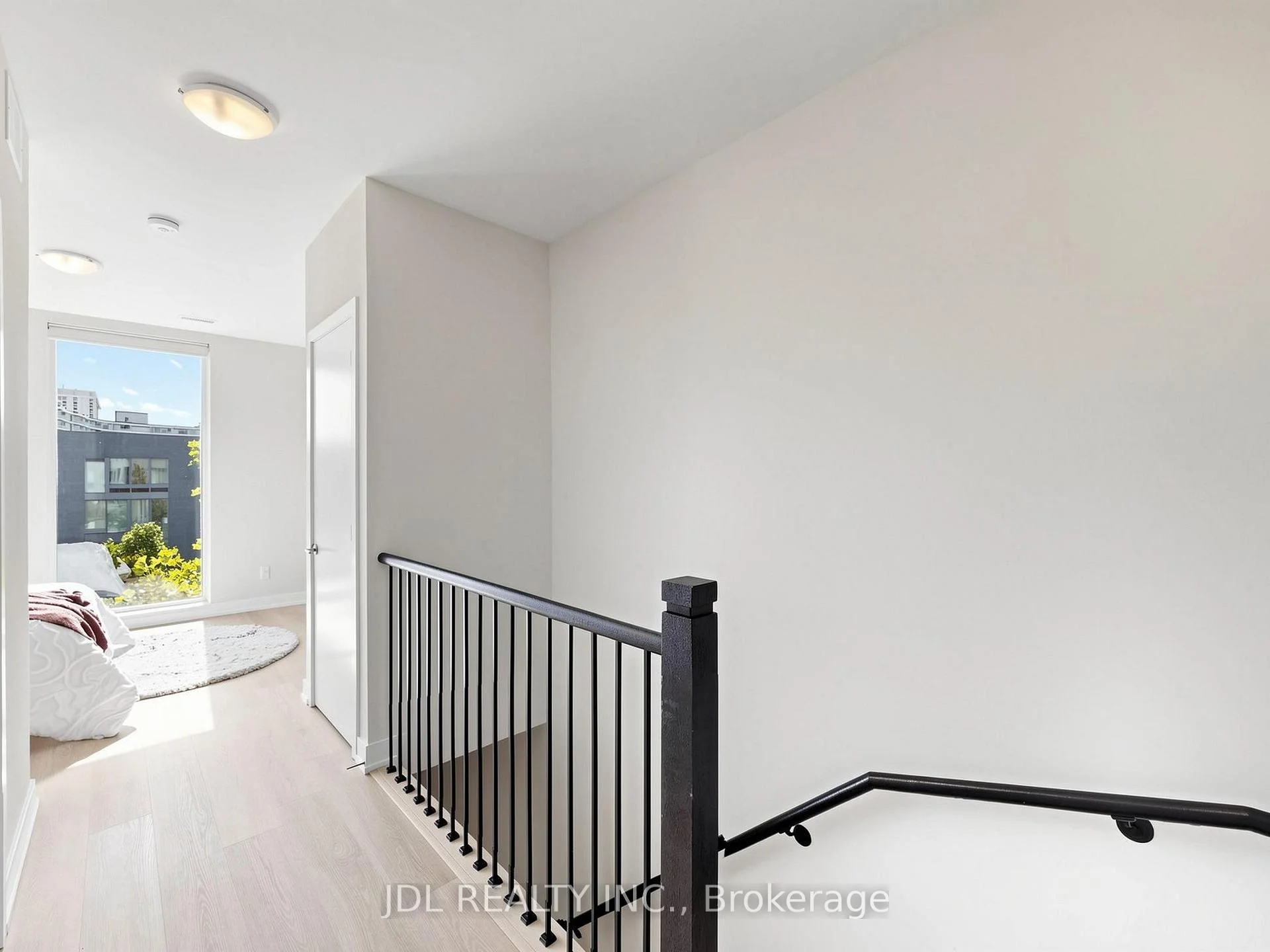 Photo 41 of 28 Sonic Way, Toronto, Flemingdon Park — HOMEH