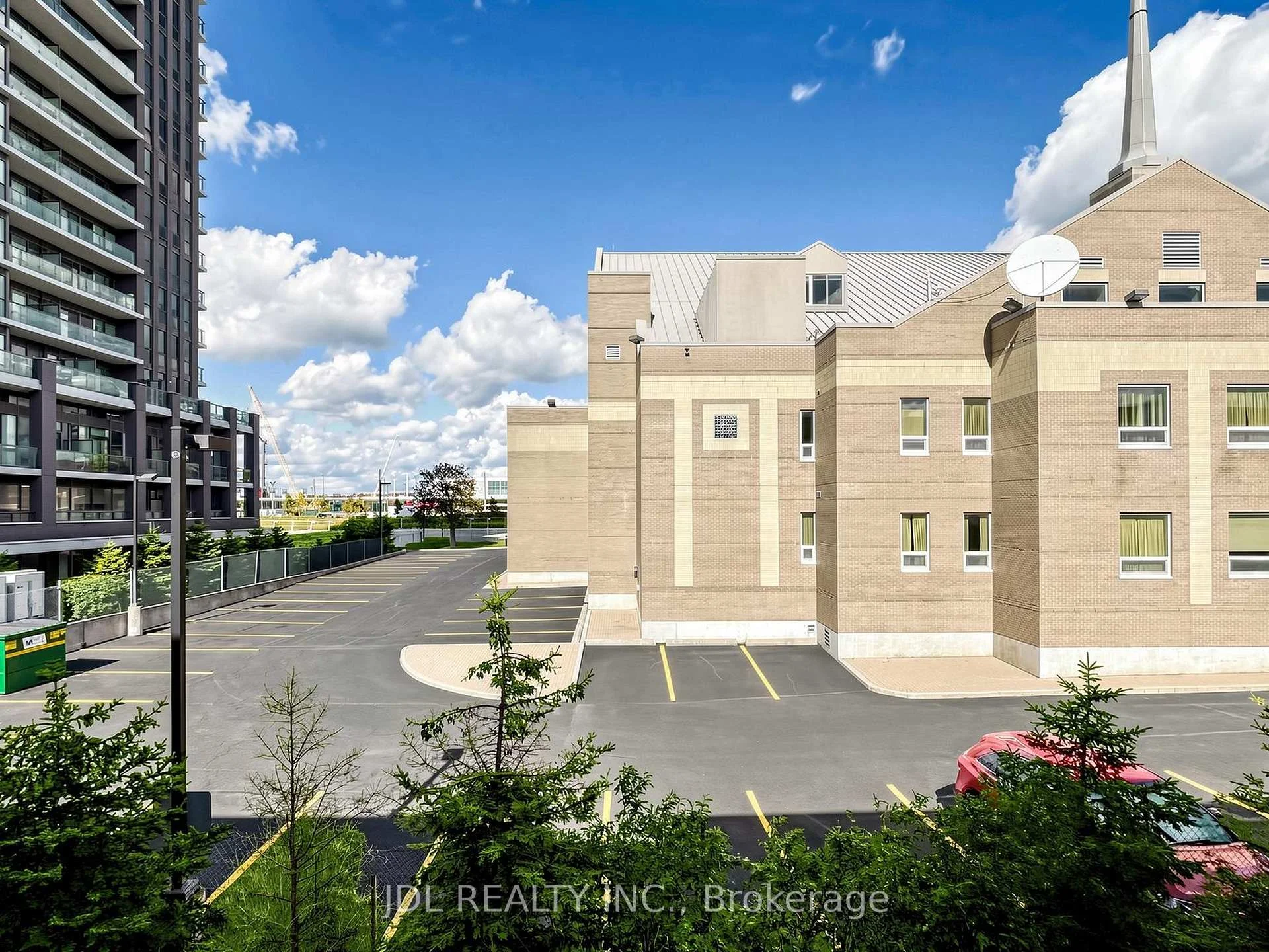 Photo 53 of 28 Sonic Way, Toronto, Flemingdon Park — HOMEH