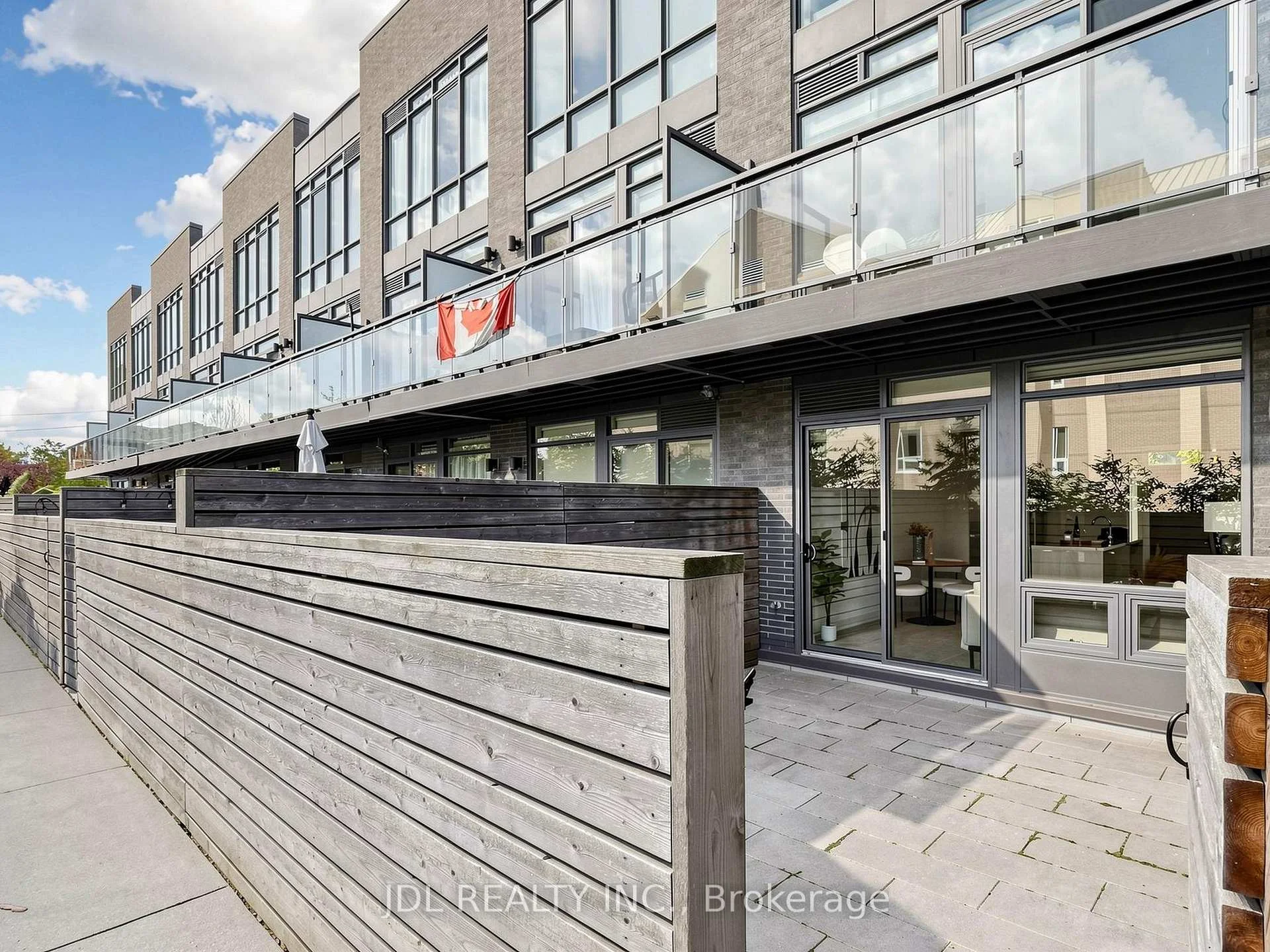 Photo 57 of 28 Sonic Way, Toronto, Flemingdon Park — HOMEH