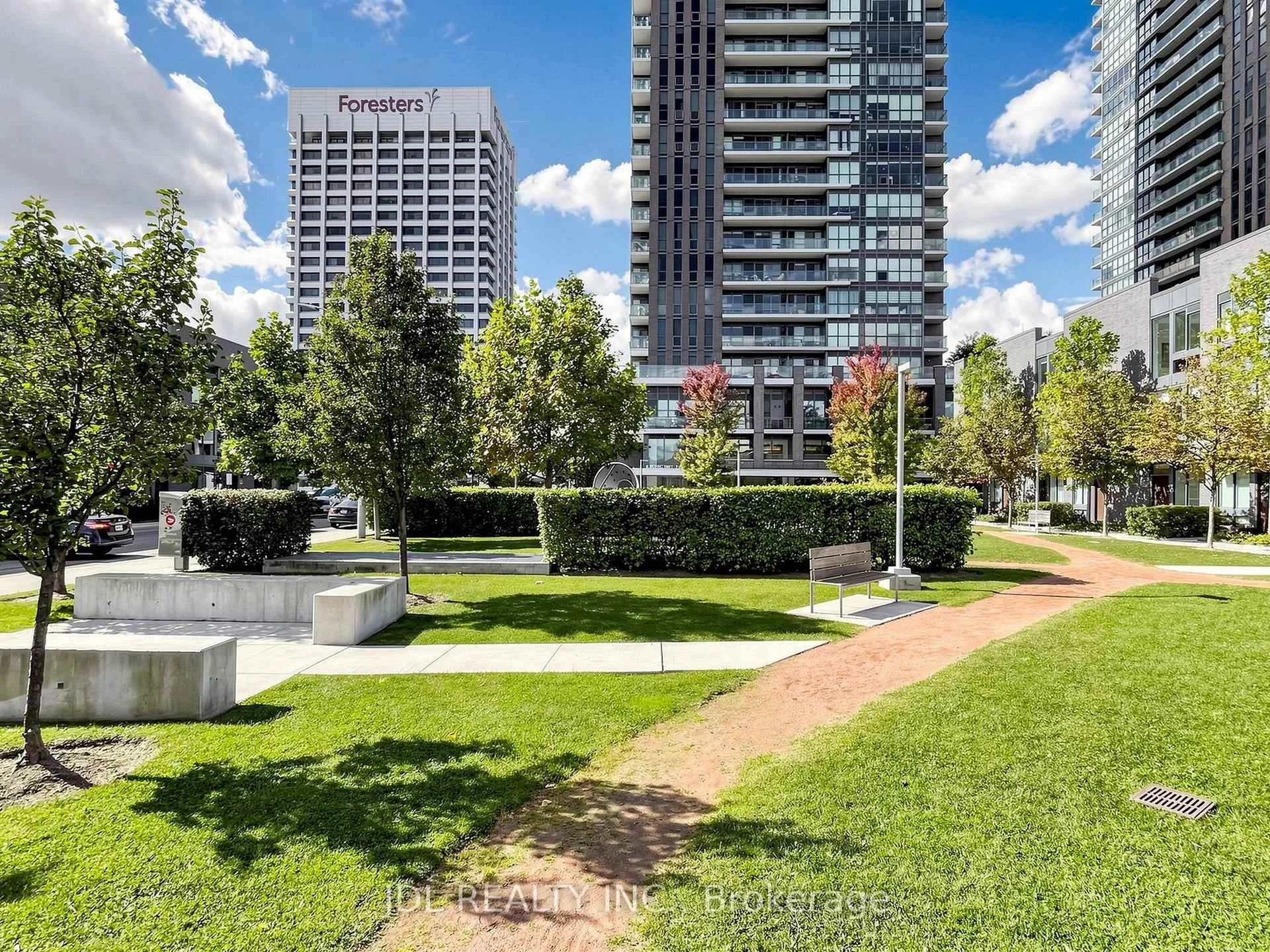 Photo 61 of 28 Sonic Way, Toronto, Flemingdon Park — HOMEH