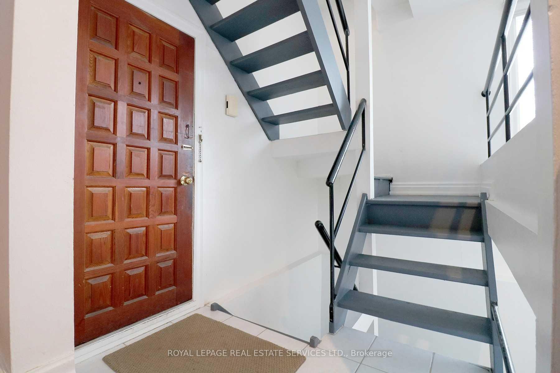 Photo 2 of Unit 2, 390 Huron Street, Toronto, University — HOMEH