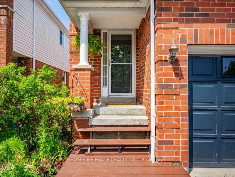 Photo 6 of 479 Heddle Crescent, Newmarket, Stonehaven-Wyndham — HOMEH