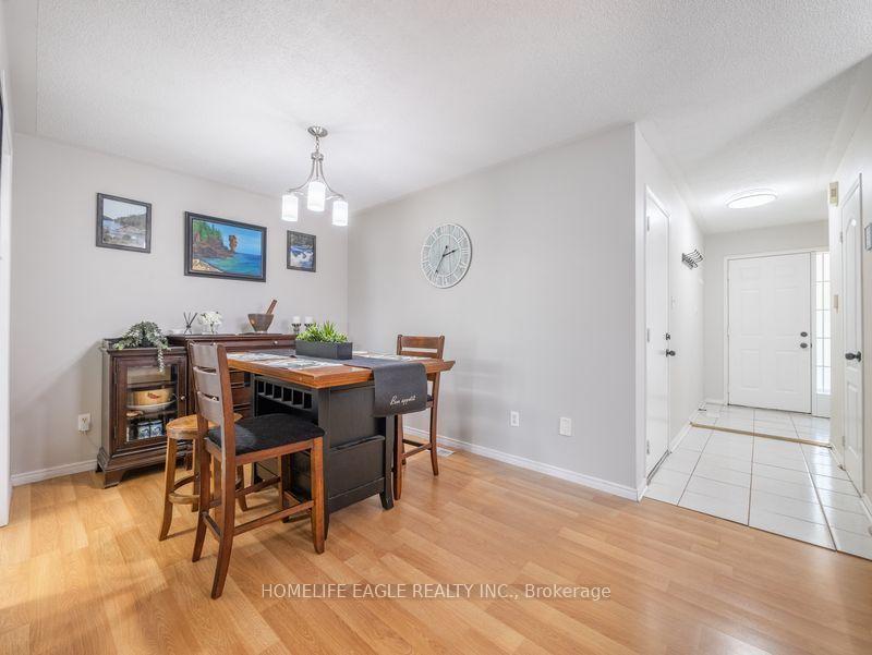 Photo 7 of 479 Heddle Crescent, Newmarket, Stonehaven-Wyndham — HOMEH