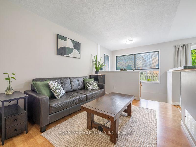 Photo 9 of 479 Heddle Crescent, Newmarket, Stonehaven-Wyndham — HOMEH