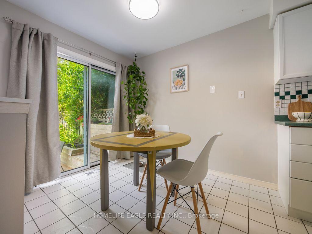 Photo 12 of 479 Heddle Crescent, Newmarket, Stonehaven-Wyndham — HOMEH