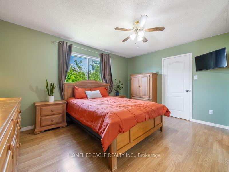 Photo 15 of 479 Heddle Crescent, Newmarket, Stonehaven-Wyndham — HOMEH