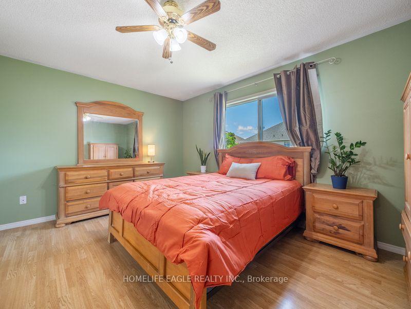 Photo 16 of 479 Heddle Crescent, Newmarket, Stonehaven-Wyndham — HOMEH