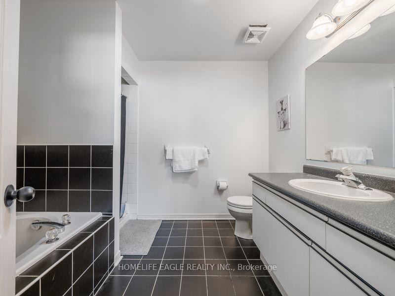 Photo 18 of 479 Heddle Crescent, Newmarket, Stonehaven-Wyndham — HOMEH