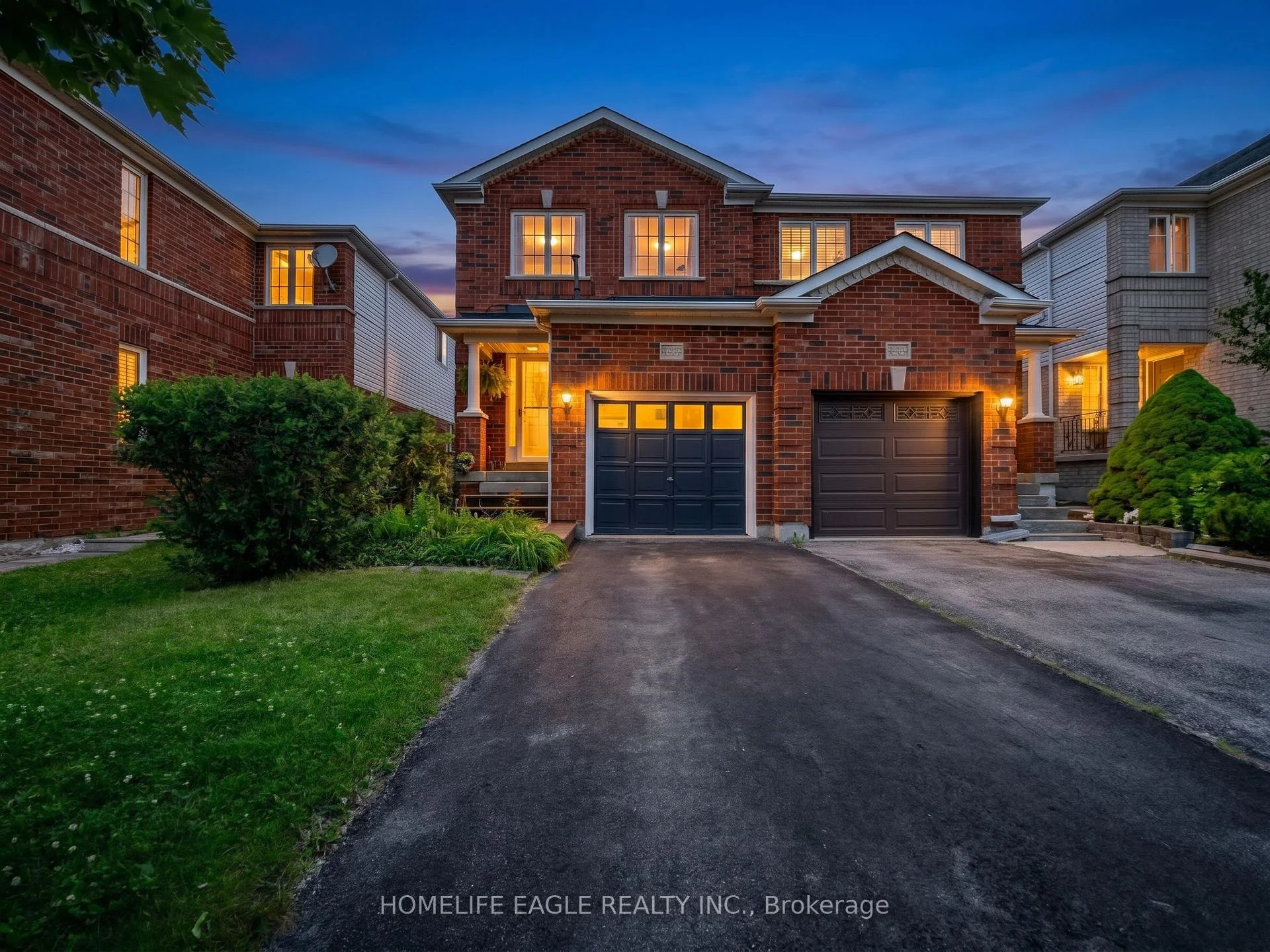 Photo of 479 Heddle Crescent