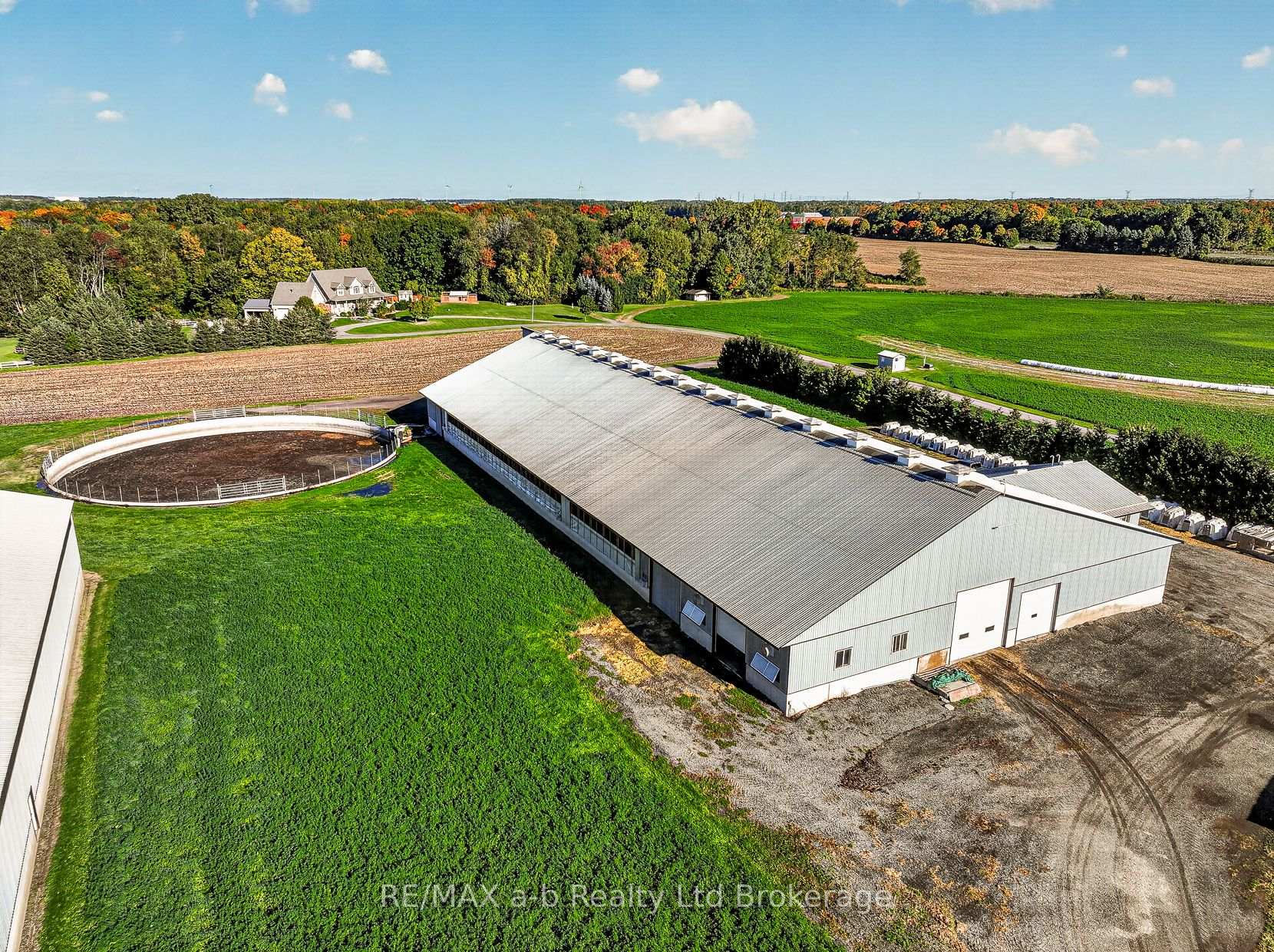 Photo 6 of 8806 Walkers Drive, Strathroy-Caradoc, Rural Strathroy-Caradoc — HOMEH