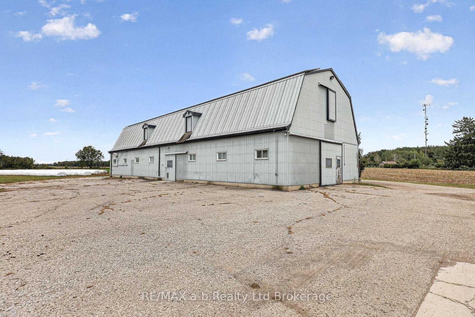 Photo 31 of 8806 Walkers Drive, Strathroy-Caradoc, Rural Strathroy-Caradoc — HOMEH