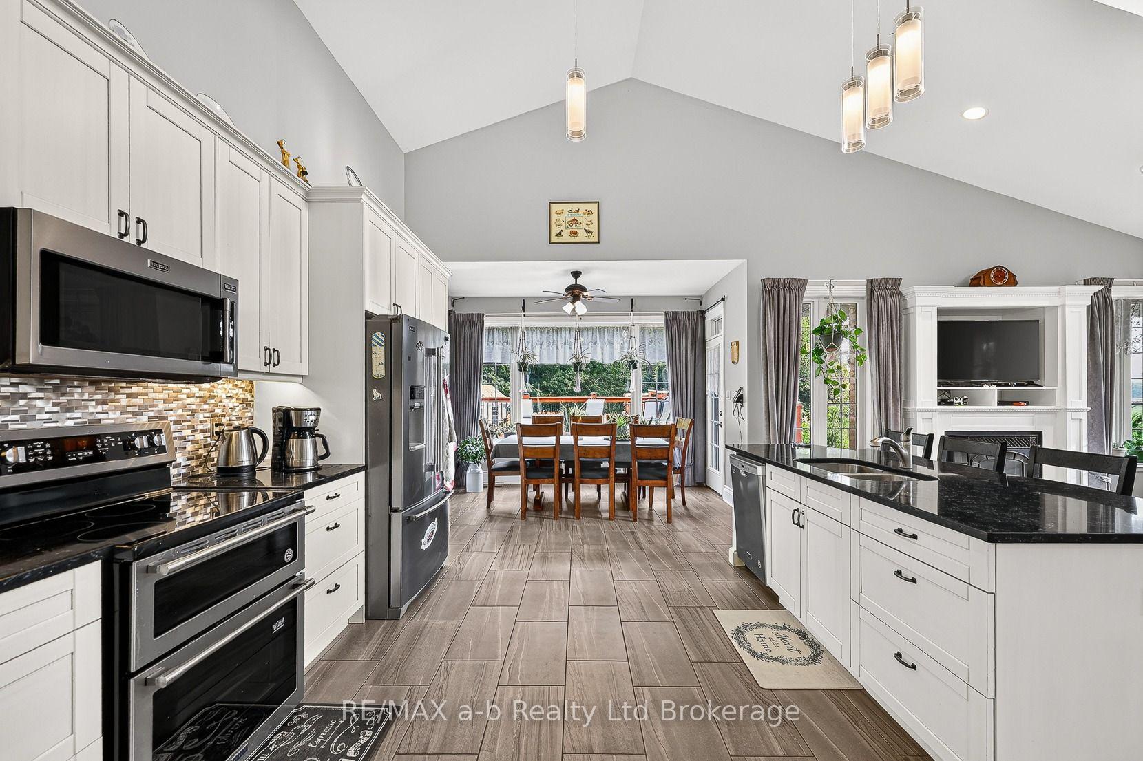 Photo 45 of 8806 Walkers Drive, Strathroy-Caradoc, Rural Strathroy-Caradoc — HOMEH