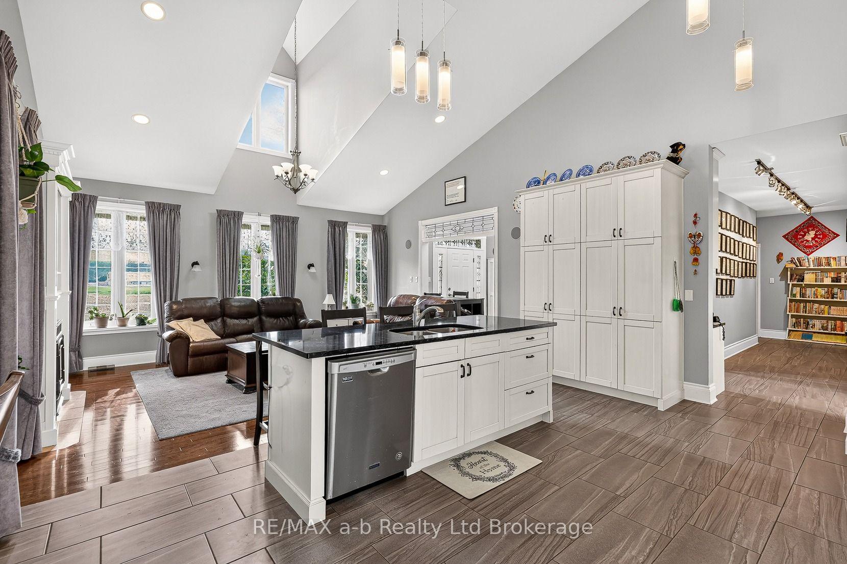 Photo 46 of 8806 Walkers Drive, Strathroy-Caradoc, Rural Strathroy-Caradoc — HOMEH