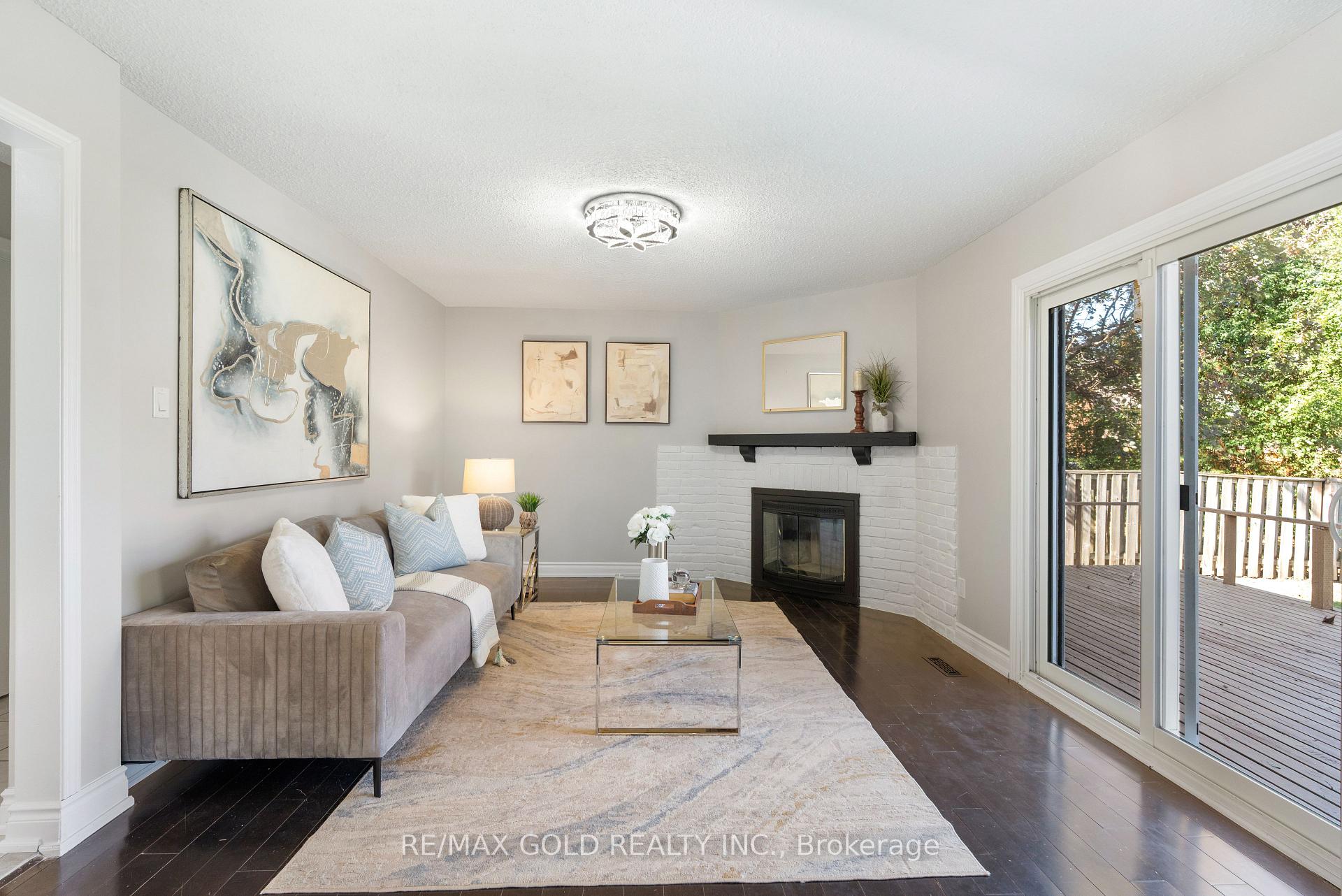 Photo 13 of 45 Parkside Drive, Brampton, Brampton South — HOMEH