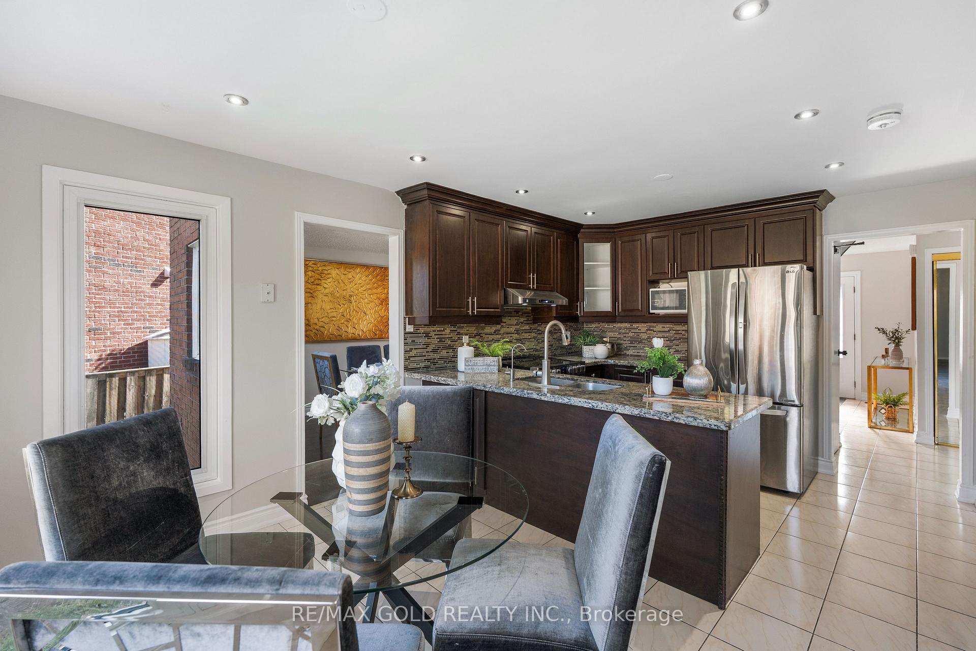 Photo 15 of 45 Parkside Drive, Brampton, Brampton South — HOMEH