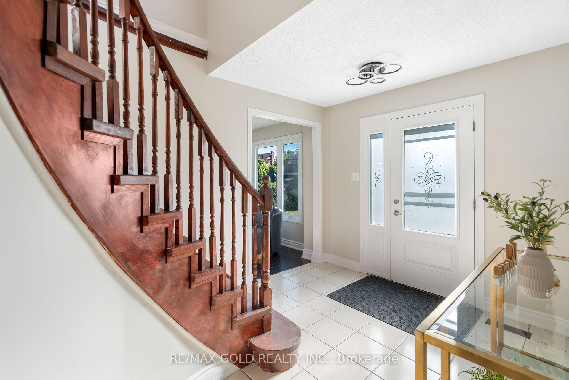 Photo 21 of 45 Parkside Drive, Brampton, Brampton South — HOMEH