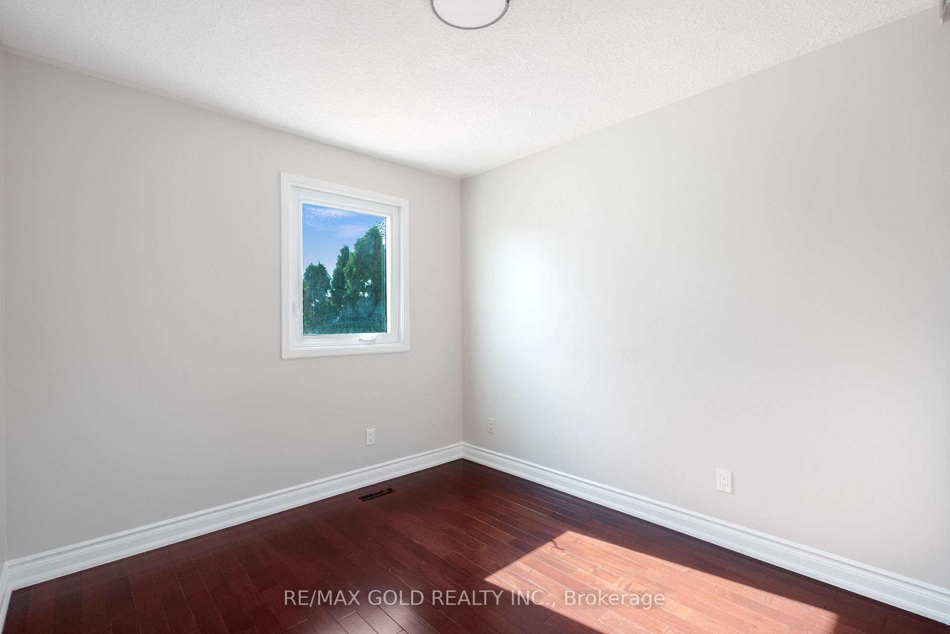 Photo 29 of 45 Parkside Drive, Brampton, Brampton South — HOMEH