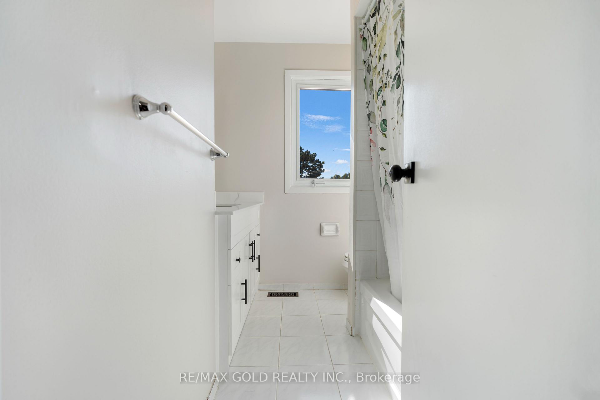 Photo 30 of 45 Parkside Drive, Brampton, Brampton South — HOMEH