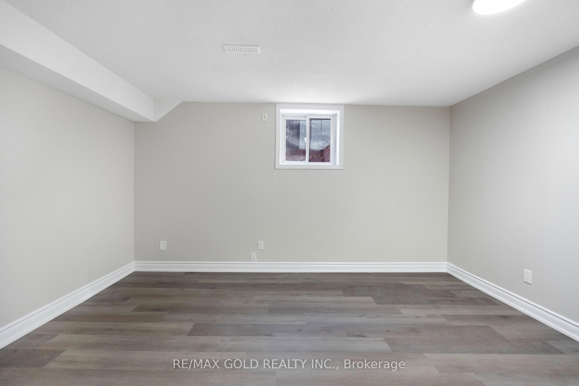 Photo 35 of 45 Parkside Drive, Brampton, Brampton South — HOMEH