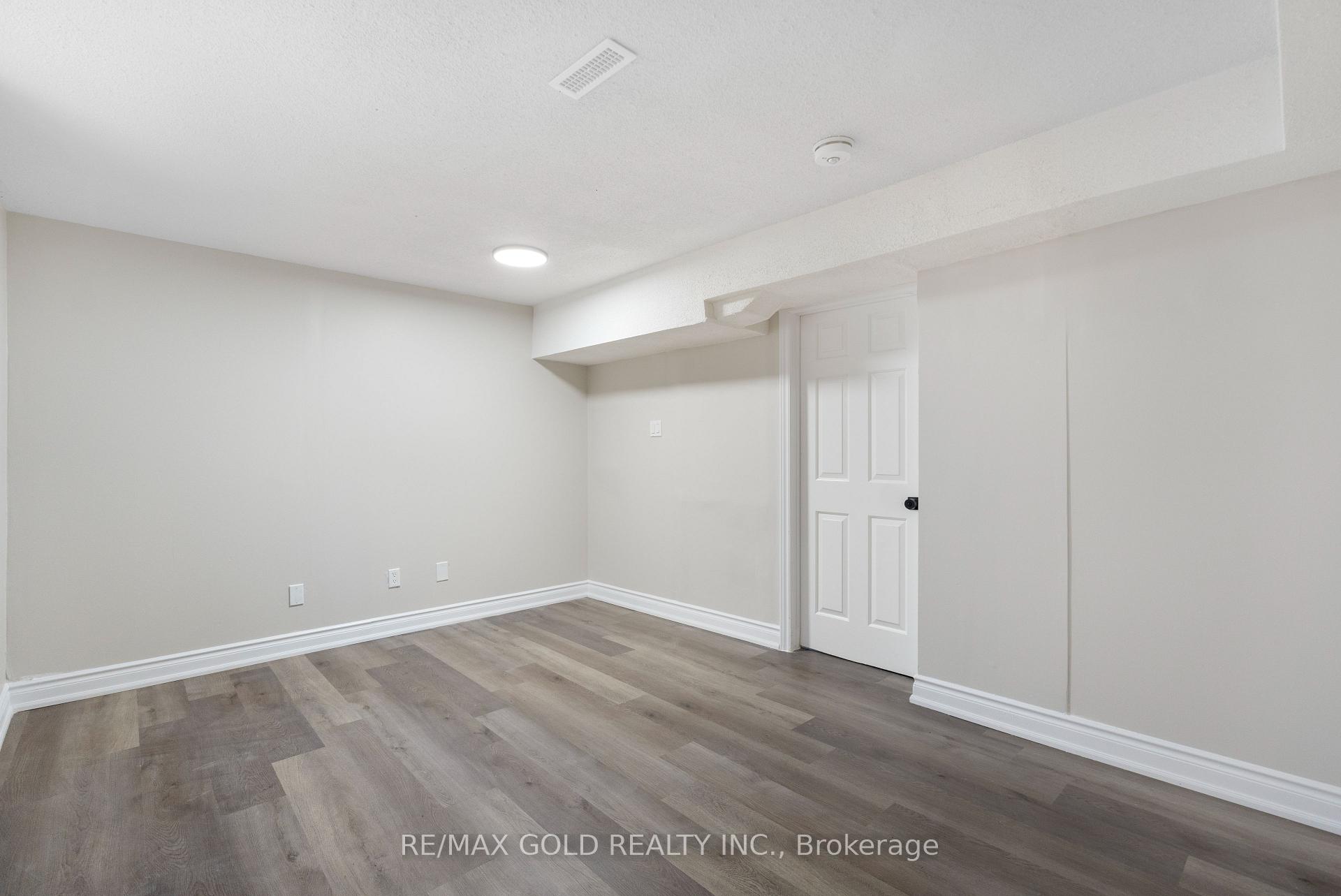 Photo 36 of 45 Parkside Drive, Brampton, Brampton South — HOMEH