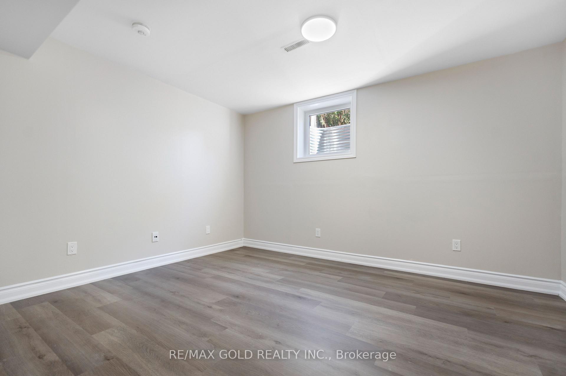 Photo 37 of 45 Parkside Drive, Brampton, Brampton South — HOMEH