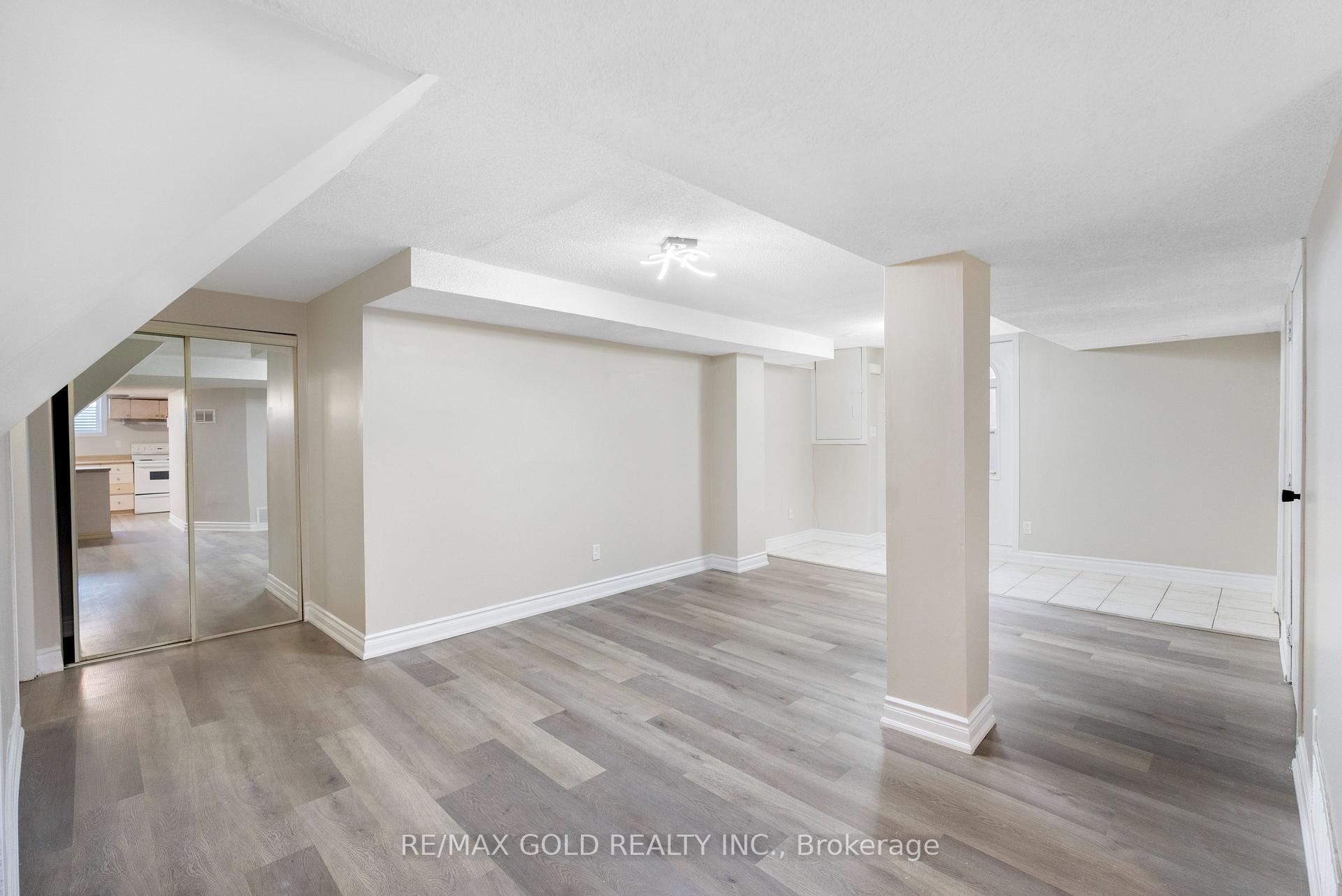Photo 39 of 45 Parkside Drive, Brampton, Brampton South — HOMEH