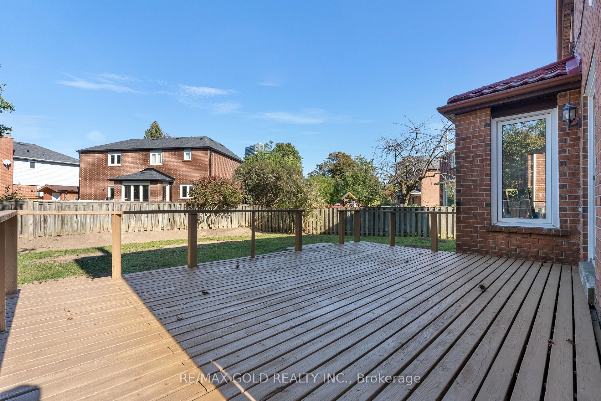 Photo 41 of 45 Parkside Drive, Brampton, Brampton South — HOMEH