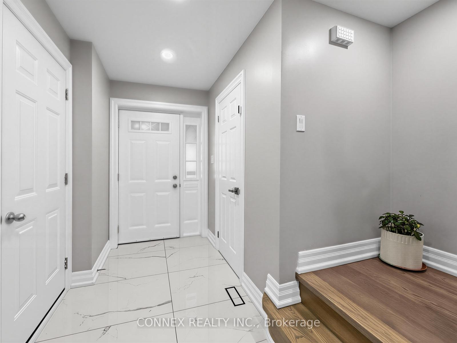 Photo 4 of 5998 Chidham Crescent, Mississauga, Meadowvale — HOMEH