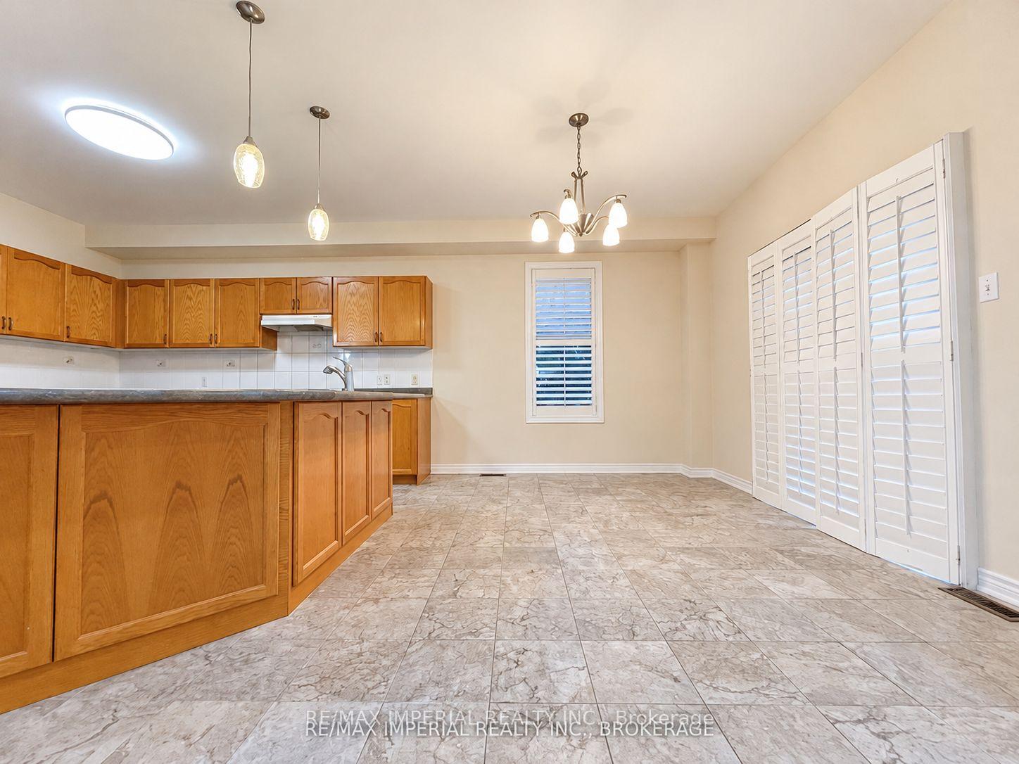 Photo 9 of 3 Vitlor Drive, Richmond Hill, Oak Ridges — HOMEH