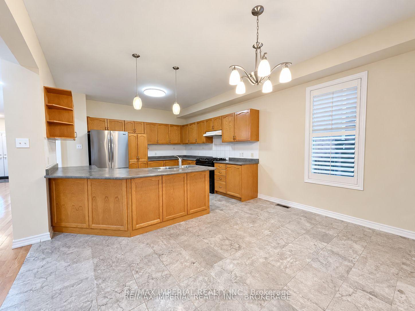 Photo 10 of 3 Vitlor Drive, Richmond Hill, Oak Ridges — HOMEH