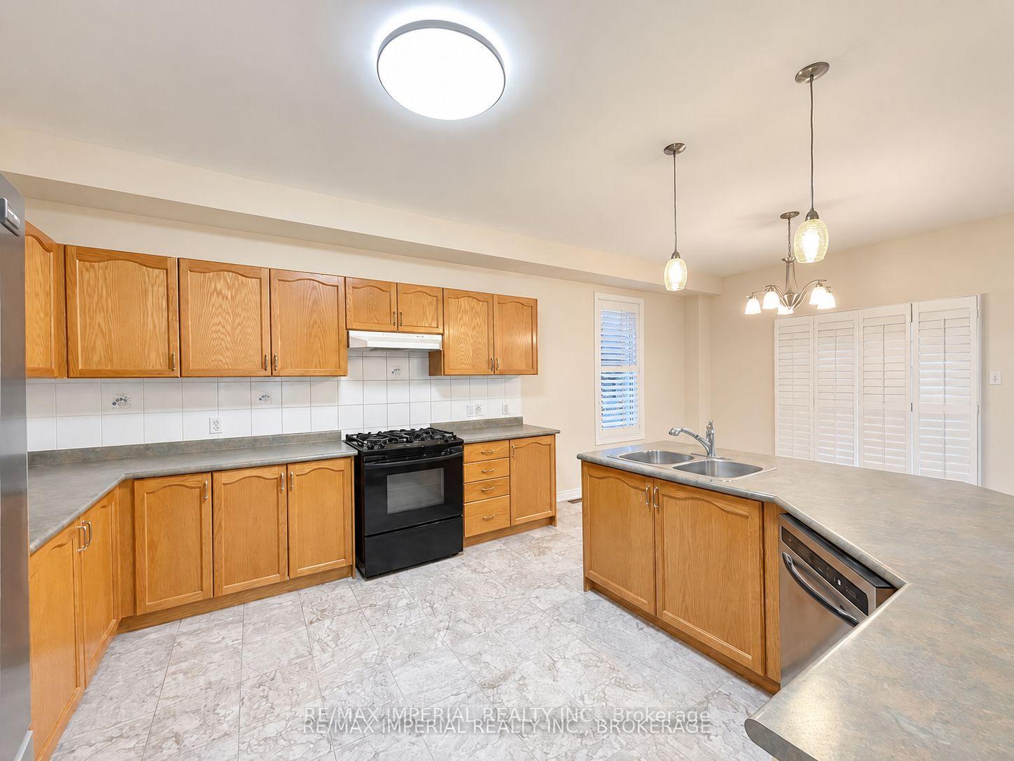 Photo 14 of 3 Vitlor Drive, Richmond Hill, Oak Ridges — HOMEH