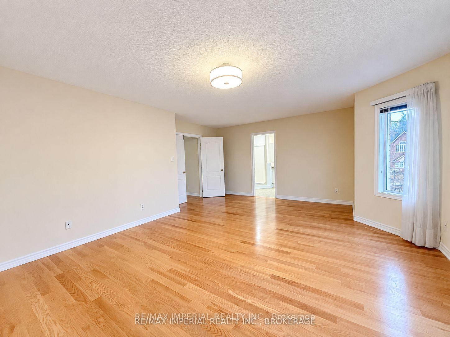 Photo 18 of 3 Vitlor Drive, Richmond Hill, Oak Ridges — HOMEH