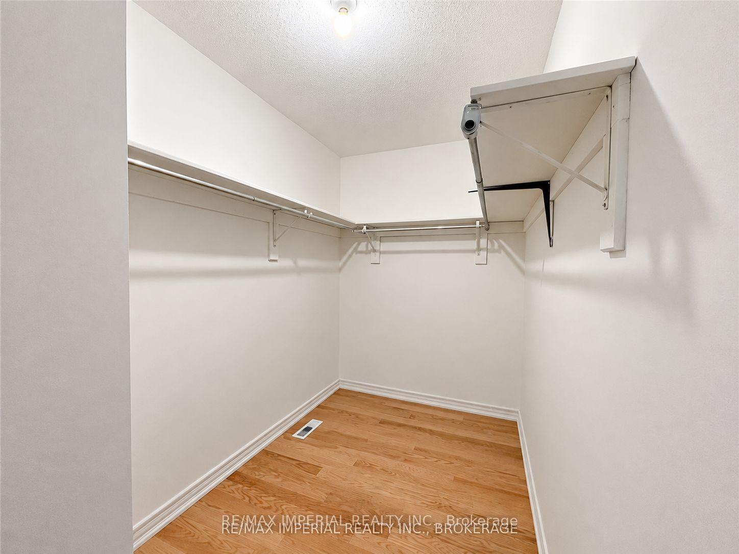 Photo 21 of 3 Vitlor Drive, Richmond Hill, Oak Ridges — HOMEH