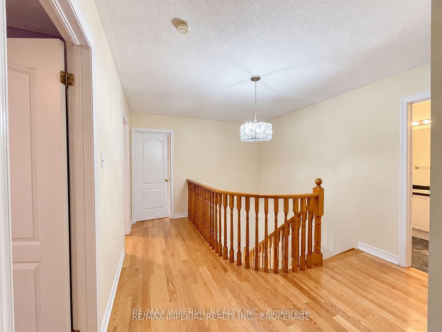 Photo 22 of 3 Vitlor Drive, Richmond Hill, Oak Ridges — HOMEH