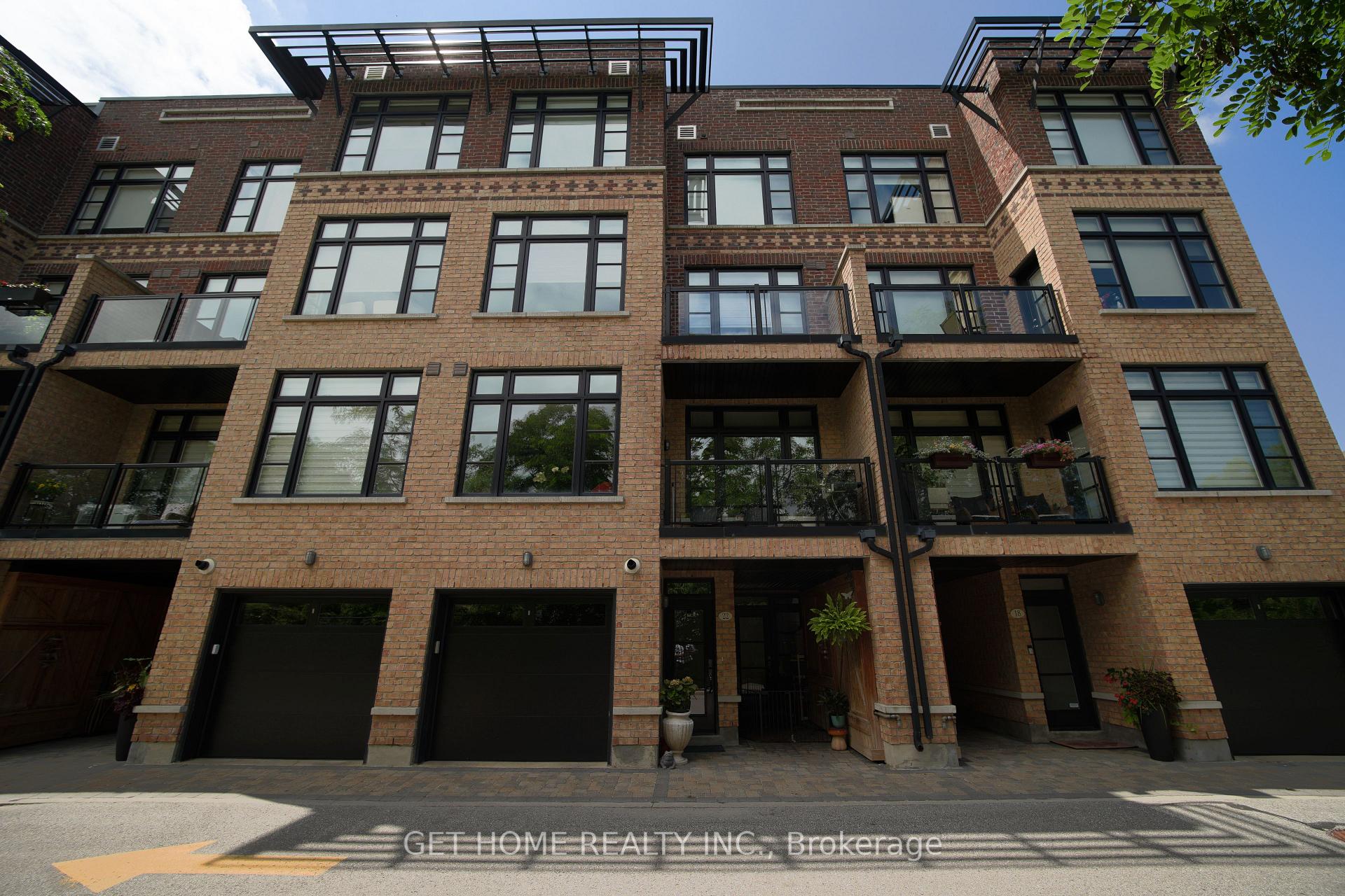 Photo 3 of Unit 22, 8169 Kipling Avenue E, Vaughan, West Woodbridge — HOMEH