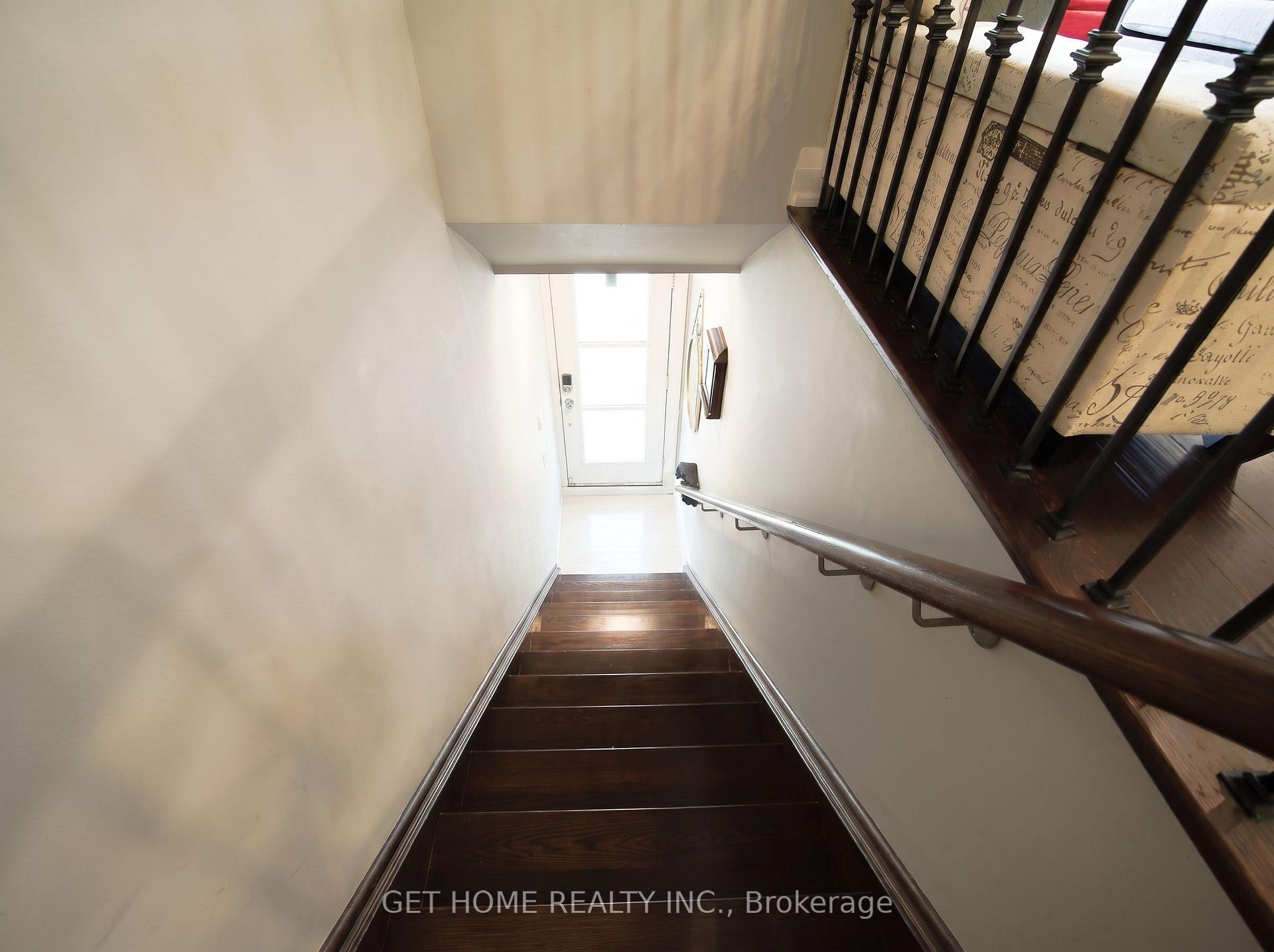 Photo 4 of Unit 22, 8169 Kipling Avenue E, Vaughan, West Woodbridge — HOMEH