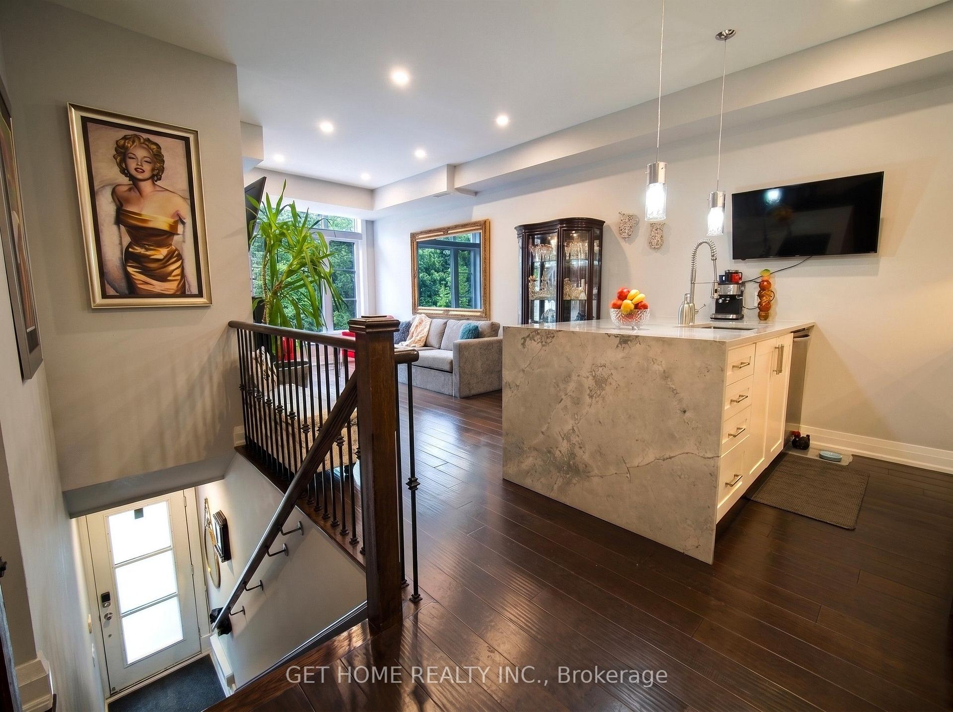 Photo 5 of Unit 22, 8169 Kipling Avenue E, Vaughan, West Woodbridge — HOMEH