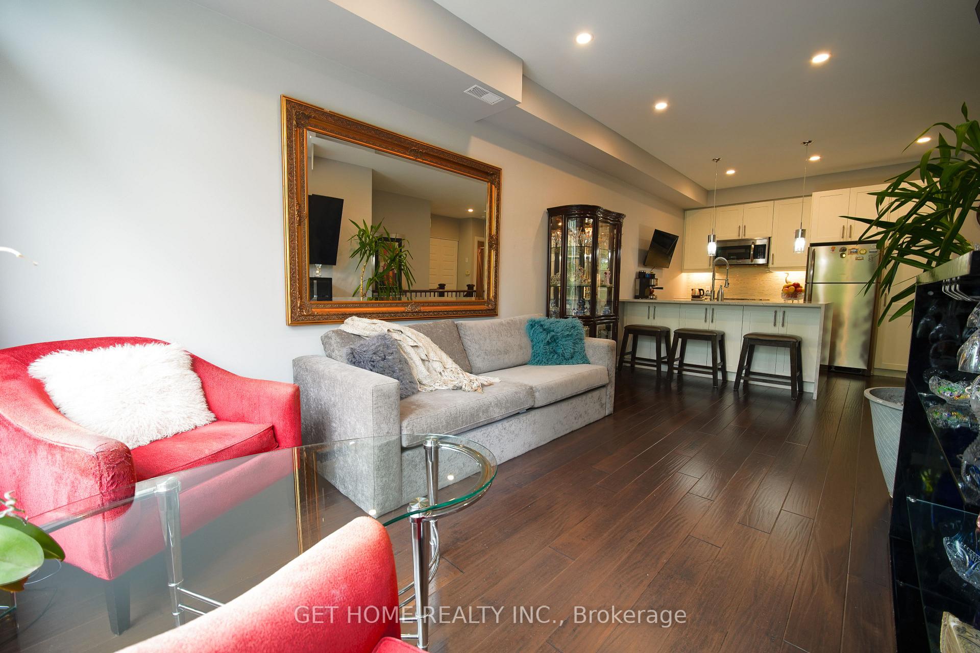 Photo 7 of Unit 22, 8169 Kipling Avenue E, Vaughan, West Woodbridge — HOMEH