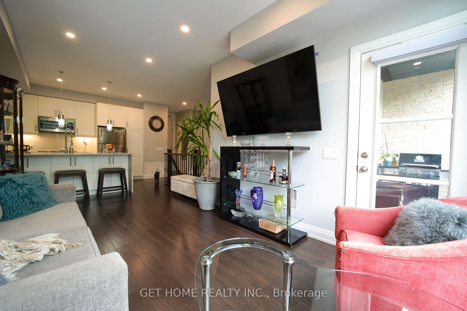 Photo 8 of Unit 22, 8169 Kipling Avenue E, Vaughan, West Woodbridge — HOMEH