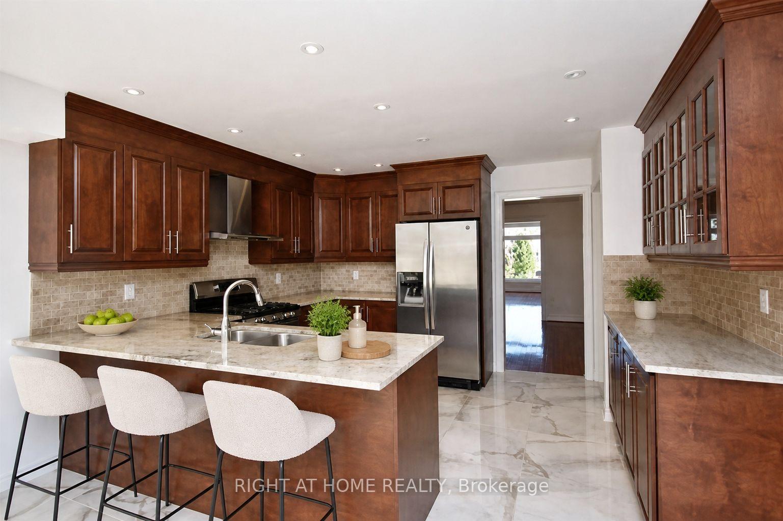 Photo 9 of 1466 Bayshire Drive, Oakville, Joshua Creek — HOMEH