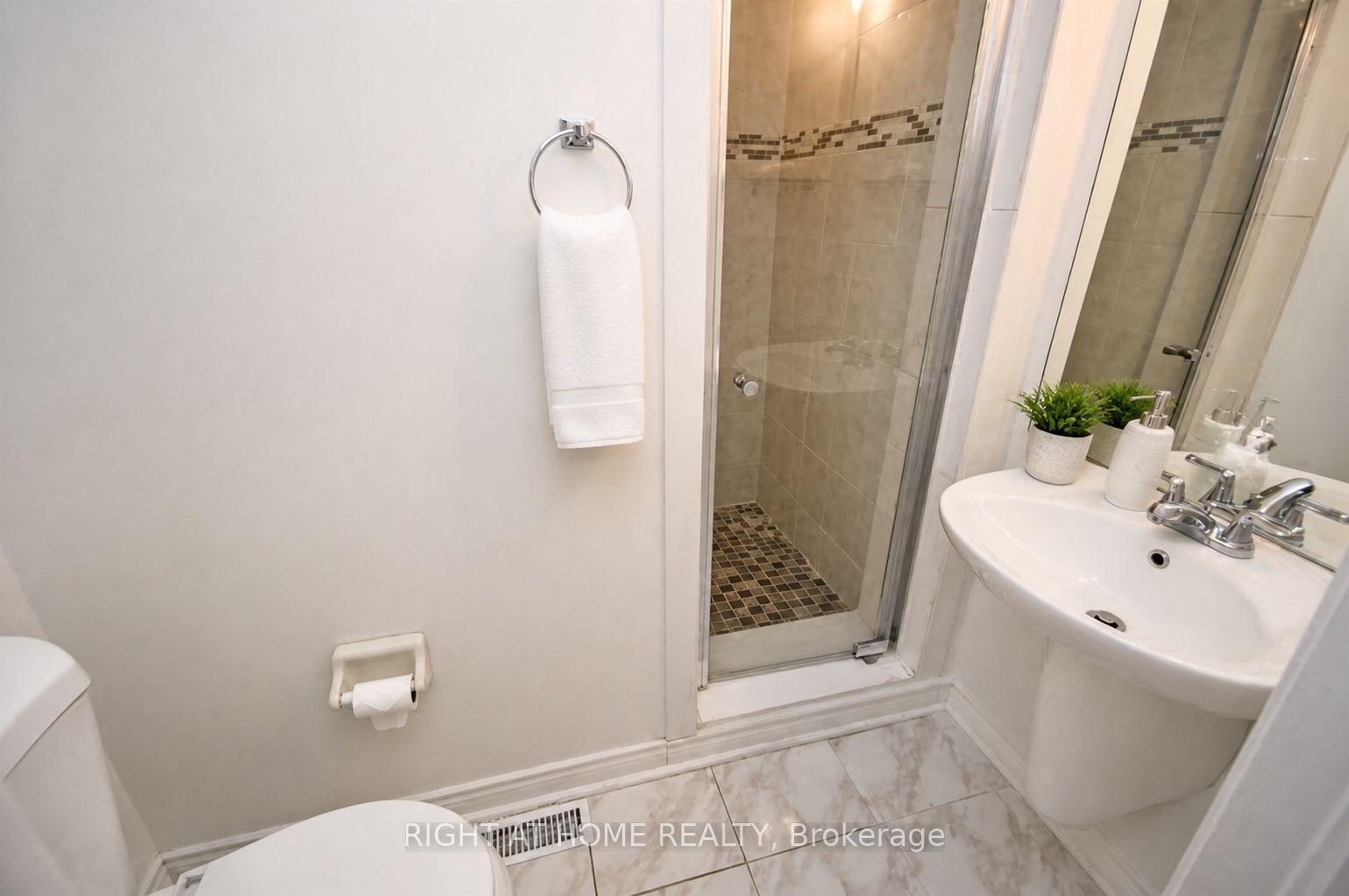 Photo 11 of 1466 Bayshire Drive, Oakville, Joshua Creek — HOMEH