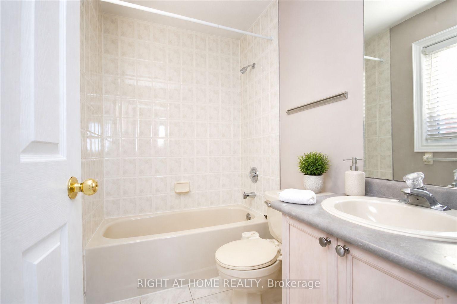 Photo 12 of 1466 Bayshire Drive, Oakville, Joshua Creek — HOMEH