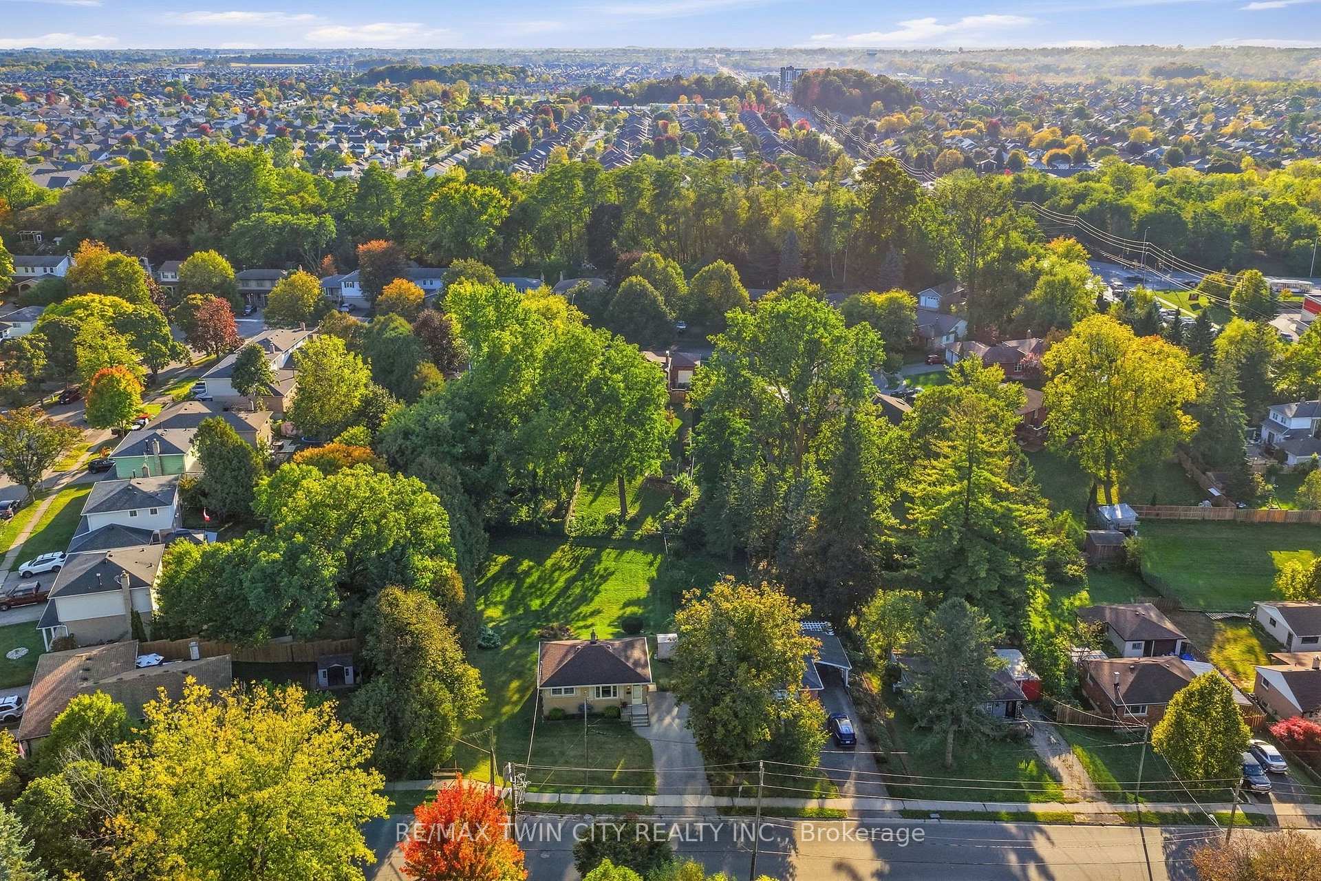 Photo 27 of 21 Hillcrest Avenue, Brantford, Old West Brant — HOMEH