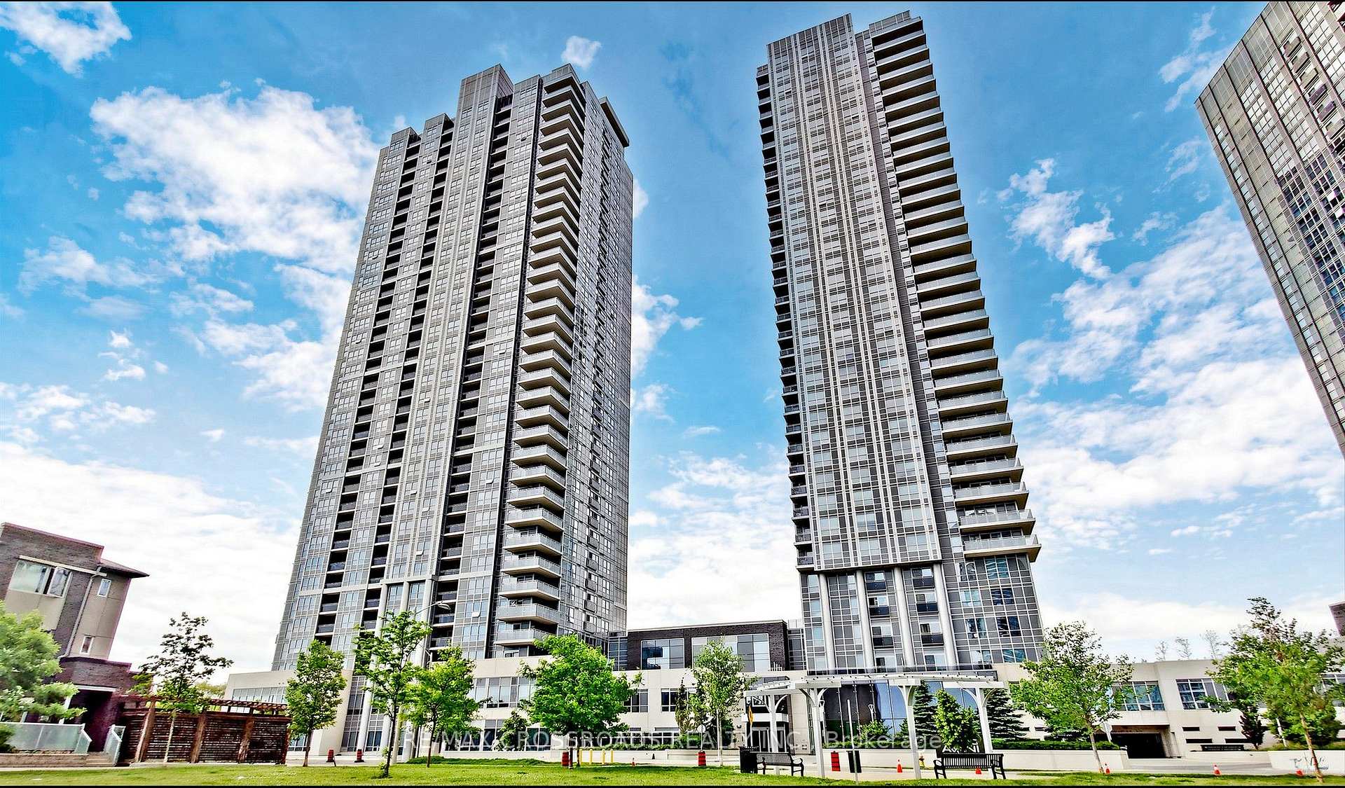 Photo of Unit 525, 275 Village Green Square
